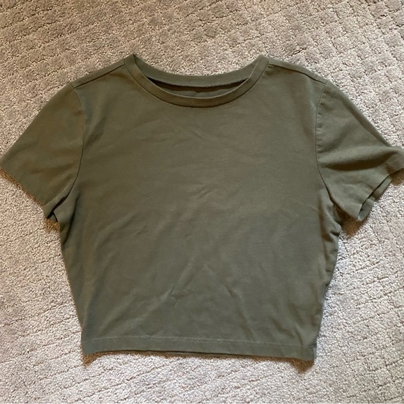 🦋4/$20 SALE - wild fable tee in olive green - Picture 3 of 5